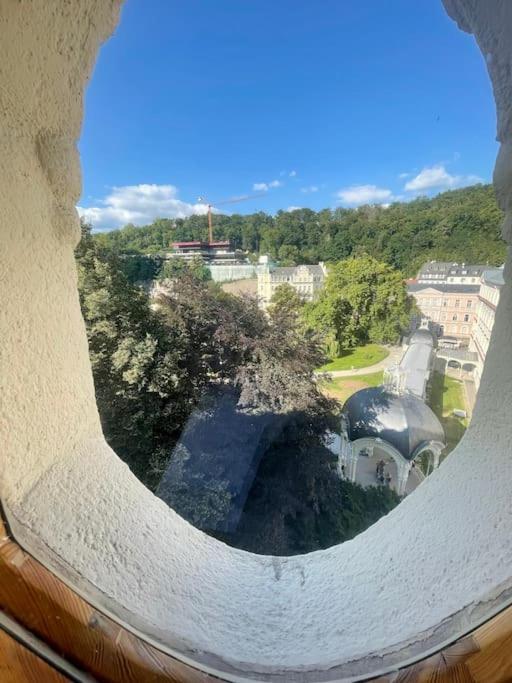 Huge Two Floor Apartment On The Park Colonnade With Free Parking For One Car, 160 Sqm Κάρλοβι Βάρι Εξωτερικό φωτογραφία